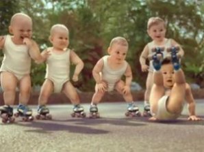 Младенцы на роликах собрали 4 миллиона просмотров в Сети