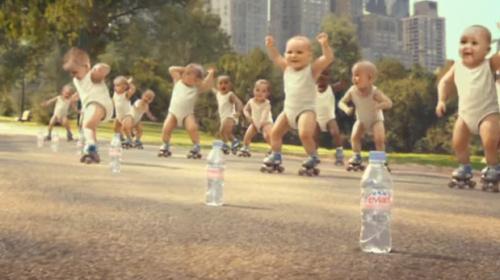 Младенцы на роликах собрали 4 миллиона просмотров в Сети