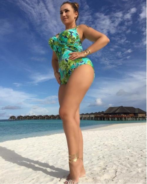 Российские звезды, которые любят раздеваться в Instagram