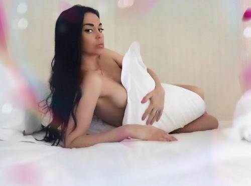 Российские звезды, которые любят раздеваться в Instagram