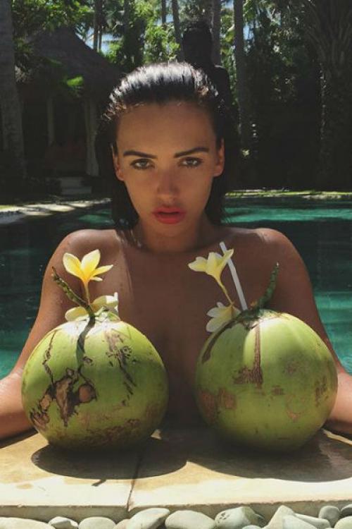 Российские звезды, которые любят раздеваться в Instagram