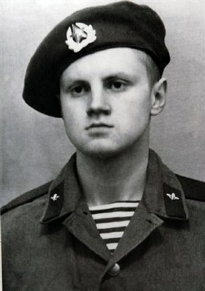 Сквозь годы: политики в детстве, юности и сейчас