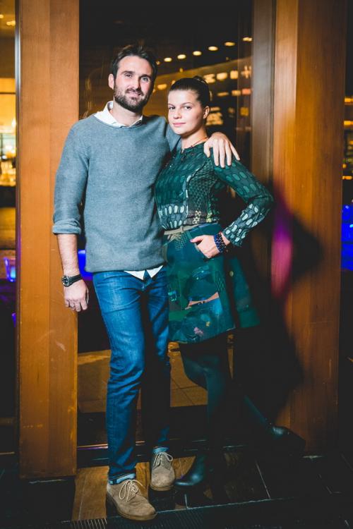 «Беременные» звезды пришли на премьеру в приталенных одеждах