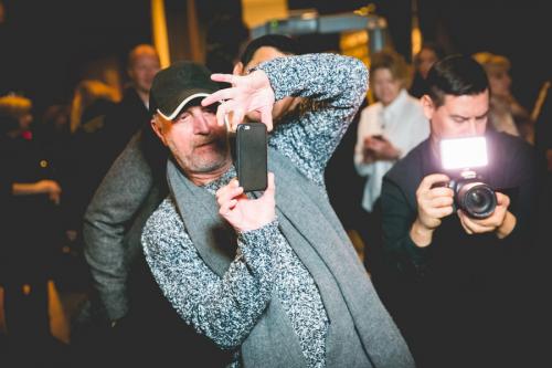 «Беременные» звезды пришли на премьеру в приталенных одеждах