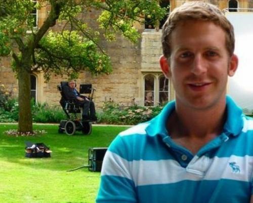 Фотобомбы со звездами: нелепые фото знаменитостей