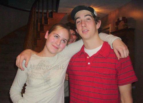 Фотобомбы со звездами: нелепые фото знаменитостей