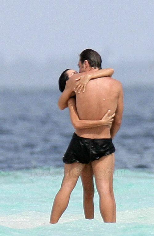 Пенелопе Круз подарили рай