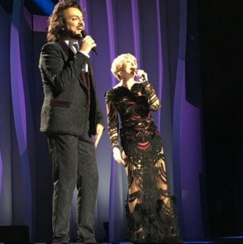 Самые откровенные наряды и "голые" платья российских звезд