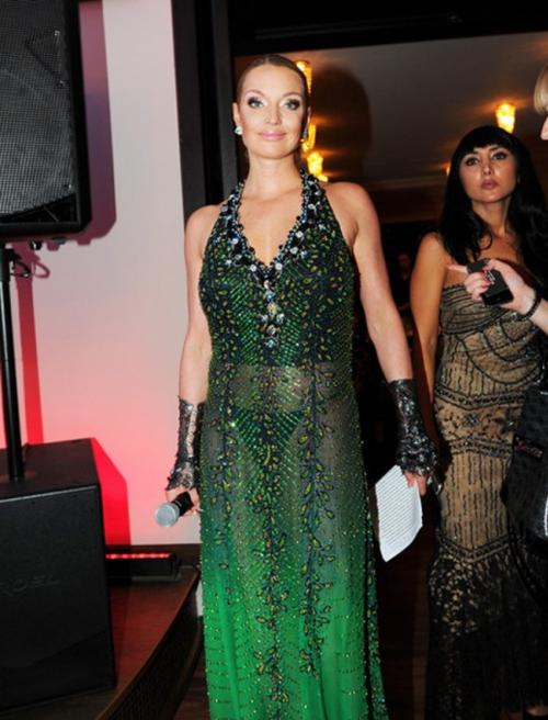 Самые откровенные наряды и "голые" платья российских звезд