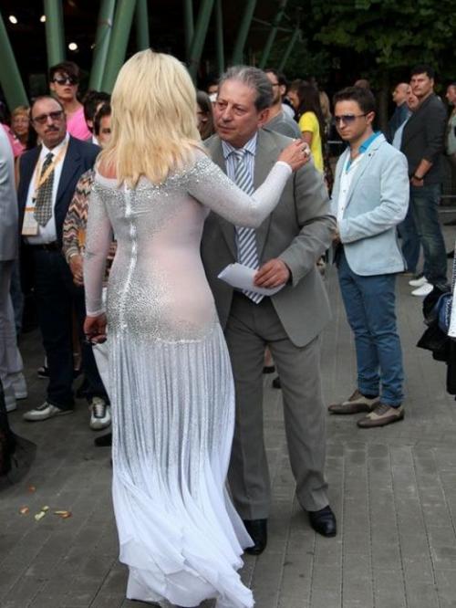 Самые откровенные наряды и "голые" платья российских звезд