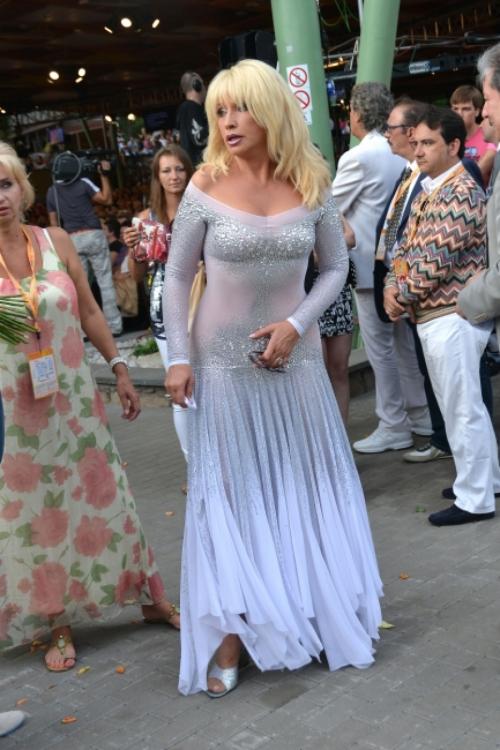 Самые откровенные наряды и "голые" платья российских звезд