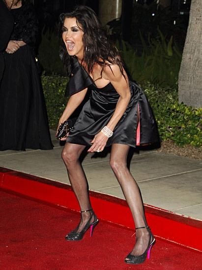 Знаменитости, которые забыли о приличиях и своем возрасте