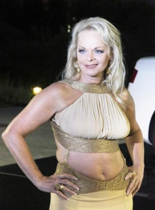 Знаменитости, которые забыли о приличиях и своем возрасте