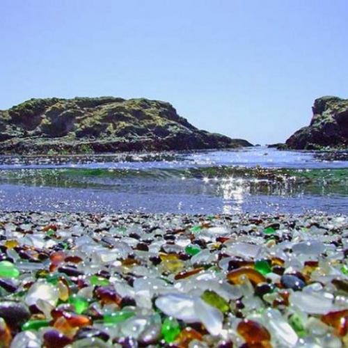 Уникальный стеклянный пляж в Калифорнии