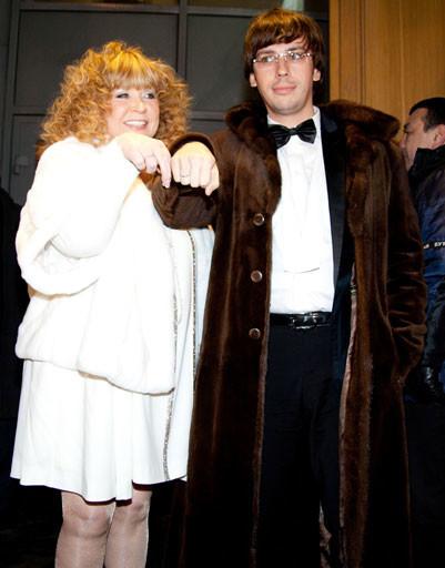 Шубоголики: меховые наряды звезд, от которых хочется плакать