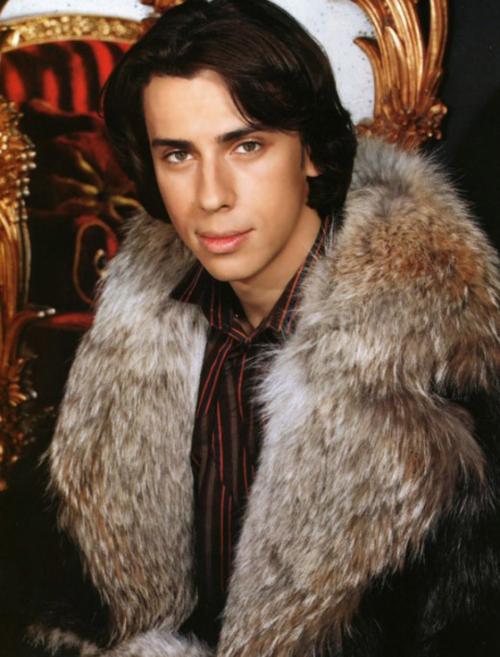 Шубоголики: меховые наряды звезд, от которых хочется плакать