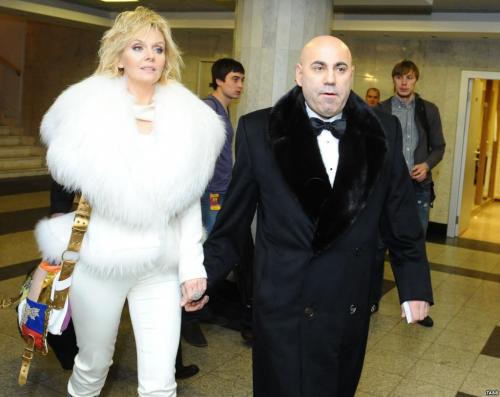 Шубоголики: меховые наряды звезд, от которых хочется плакать