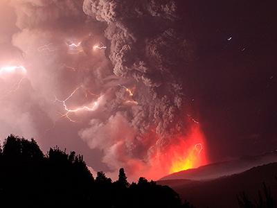 Удивительное природное явление: вулканические молнии