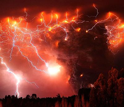 Удивительное природное явление: вулканические молнии