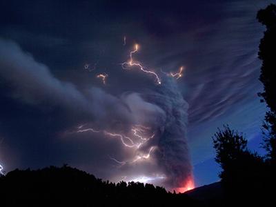 Удивительное природное явление: вулканические молнии
