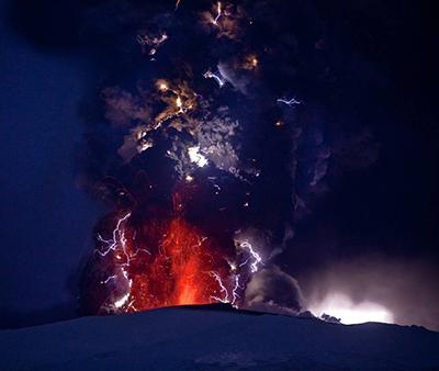 Удивительное природное явление: вулканические молнии