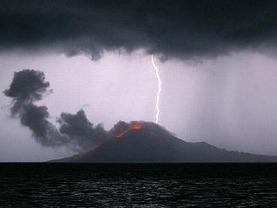 Удивительное природное явление: вулканические молнии