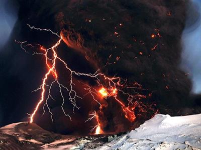 Удивительное природное явление: вулканические молнии