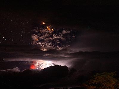 Удивительное природное явление: вулканические молнии