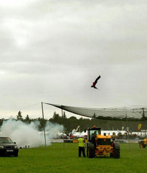 "Человек-ядро" поражает зрителей