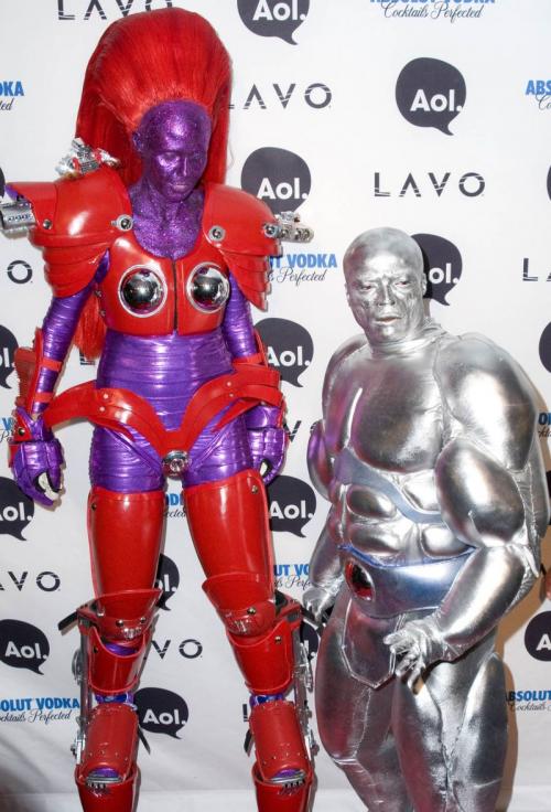 Как знаменитости отметили Хэллоуин