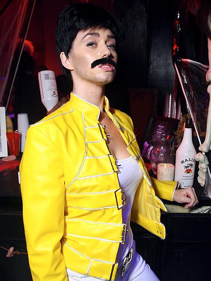 Как знаменитости отметили Хэллоуин