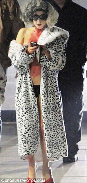 Как знаменитости отметили Хэллоуин