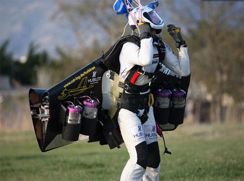 Реактивный человек пролетел над Альпами