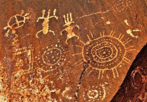 Необъяснимые изображения НЛО на древних рисунках, фресках и картинах