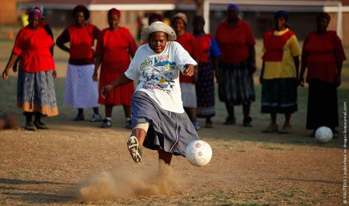 Бабушки из ЮАР сколотили футбольную команду