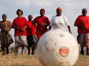 Бабушки из ЮАР сколотили футбольную команду