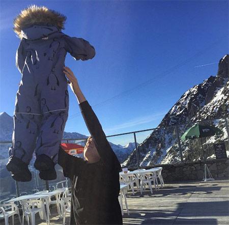 Новый год-2017: как звезды проводят новогодние каникулы