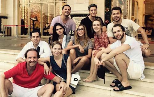 Новый год-2017: как звезды проводят новогодние каникулы