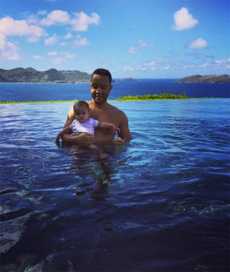 Новый год-2017: как звезды проводят новогодние каникулы