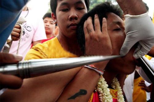 Мазохизм по-тайски: вегетарианский праздник Пхукета