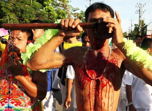 Мазохизм по-тайски: вегетарианский праздник Пхукета