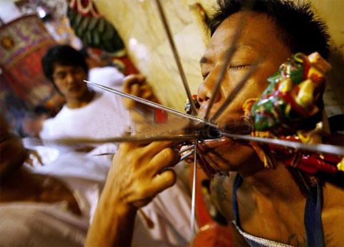 Мазохизм по-тайски: вегетарианский праздник Пхукета