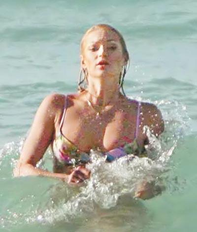 Волочкова смущала русских туристов своим телом