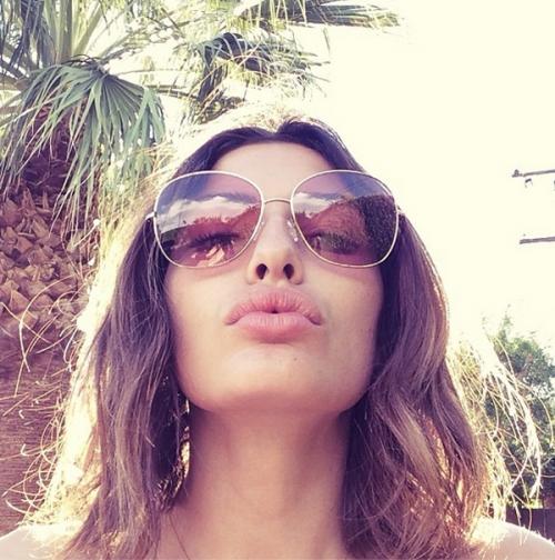 Модели выкладывают свои фото в Instagram без макияжа