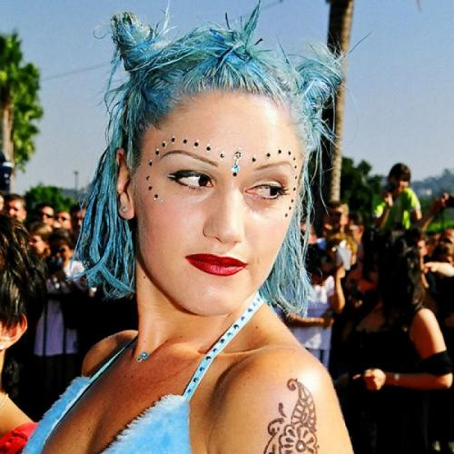 Самые странные и скандальные прически знаменитостей