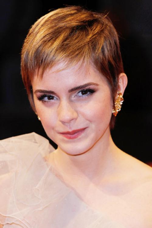 Самые странные и скандальные прически знаменитостей