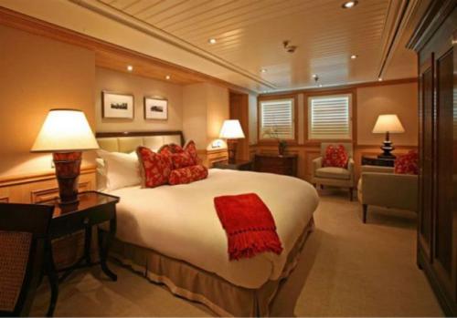 Яхта за  миллионов: вид изнутри