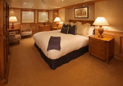 Яхта за  миллионов: вид изнутри