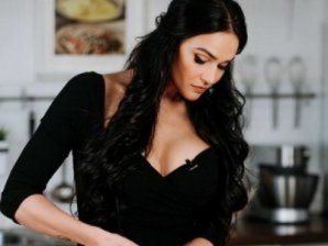 Впечатляющие декольте российских знаменитостей