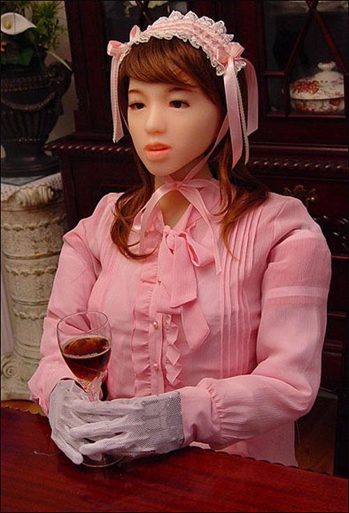 Канадский изобретатель собрал себе  жену-робота